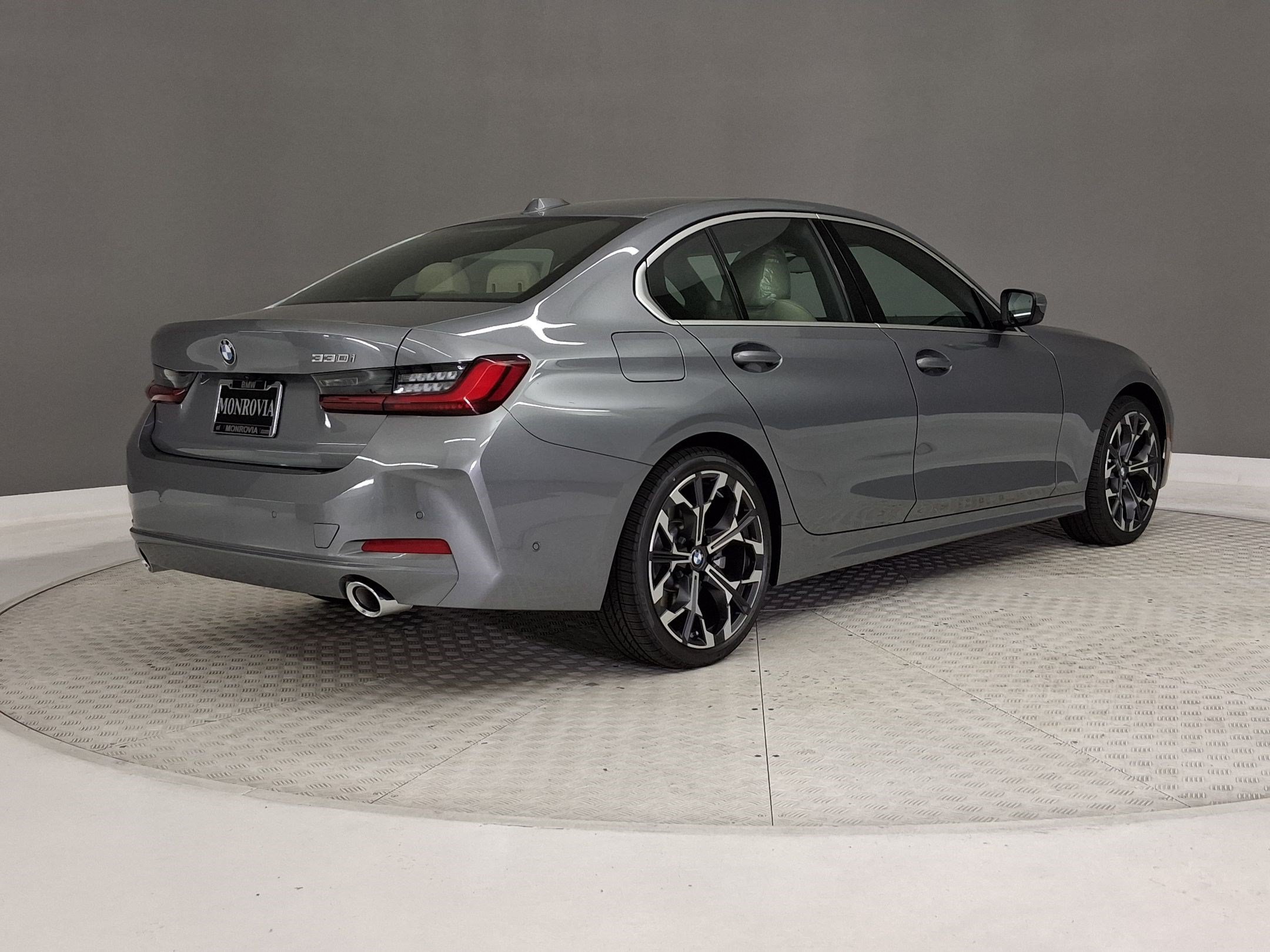 New 2026 BMW 330i Sedan w/ Convenience Package RWD image 32