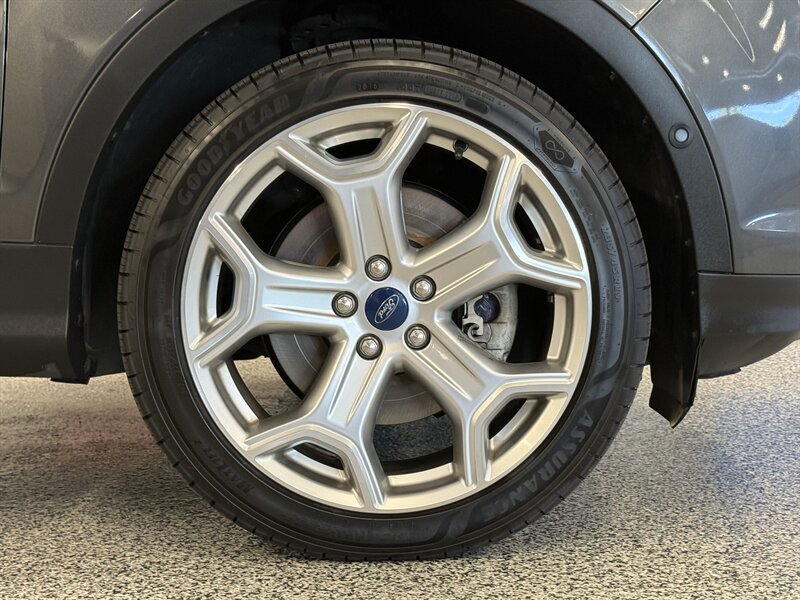 Used 2019 Ford Escape Titanium AWD/4WD image 10