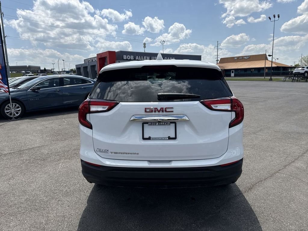 Used 2024 GMC Terrain SLE FWD image 18