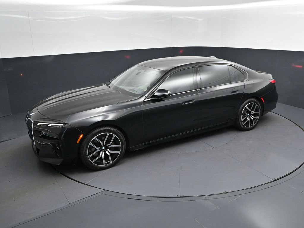 Used 2023 BMW 740i image 32