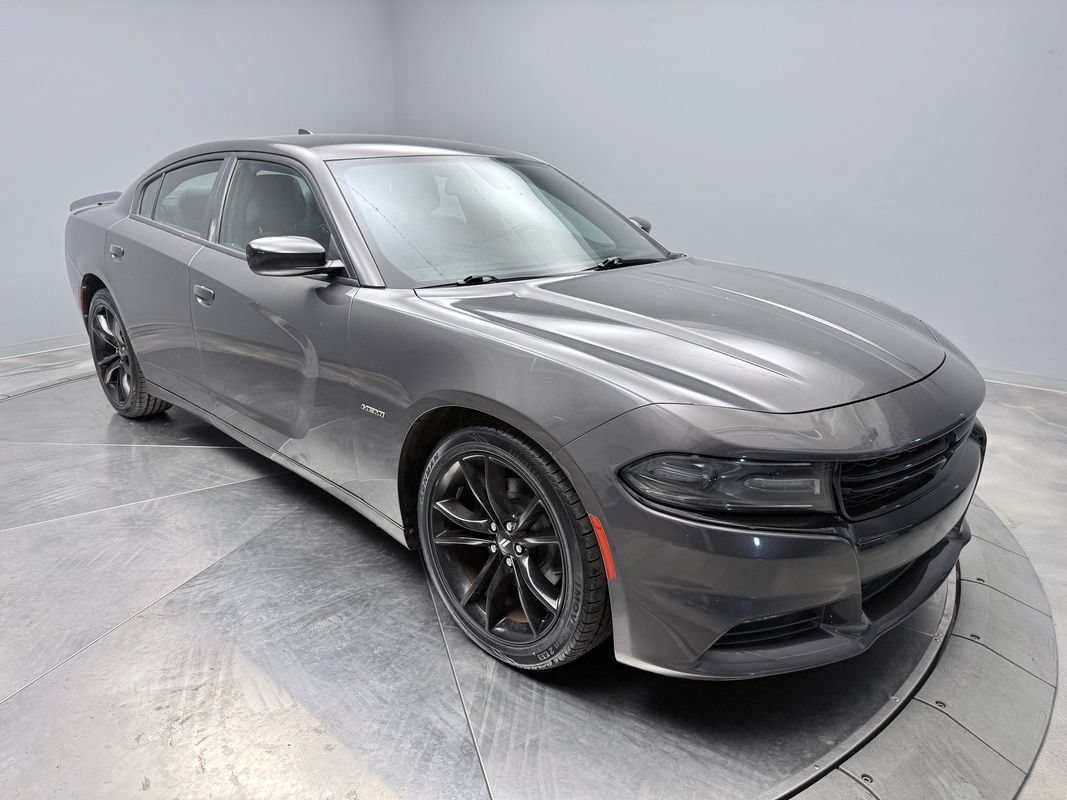 Used 2017 Dodge Charger R/T w/ Blacktop Package RWD image 3