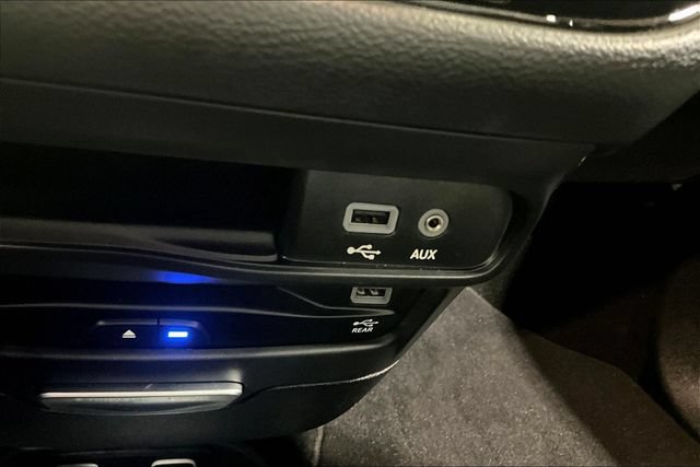 Used 2020 Chrysler Pacifica Touring-L Plus w/ S Appearance Package FWD image 15