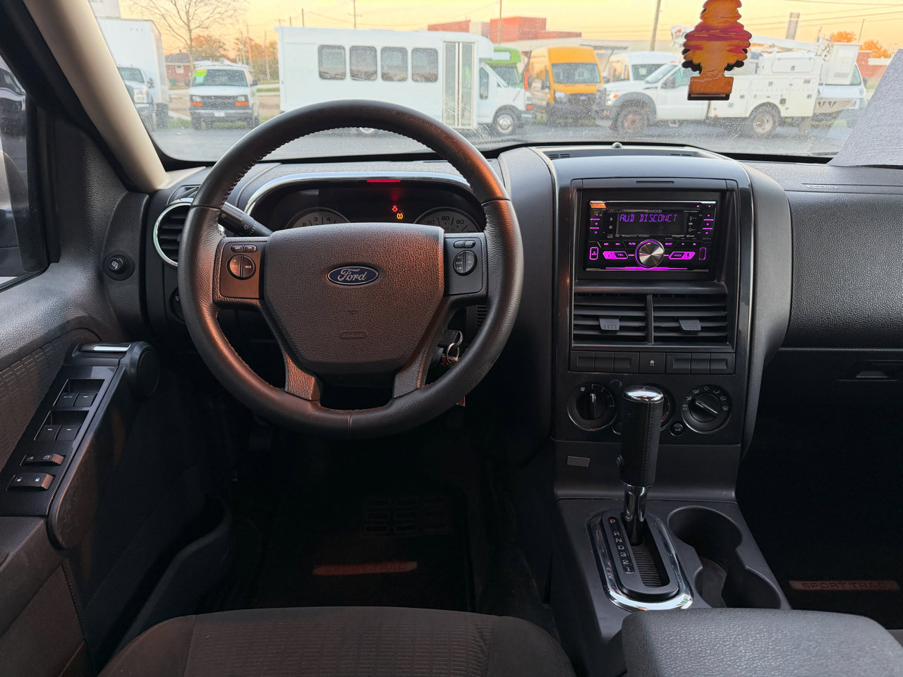 Used 2010 Ford Explorer Sport Trac XLT image 16