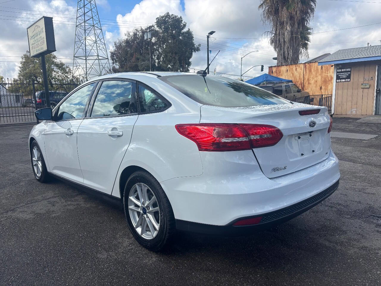 Used 2016 Ford Focus SE image 5