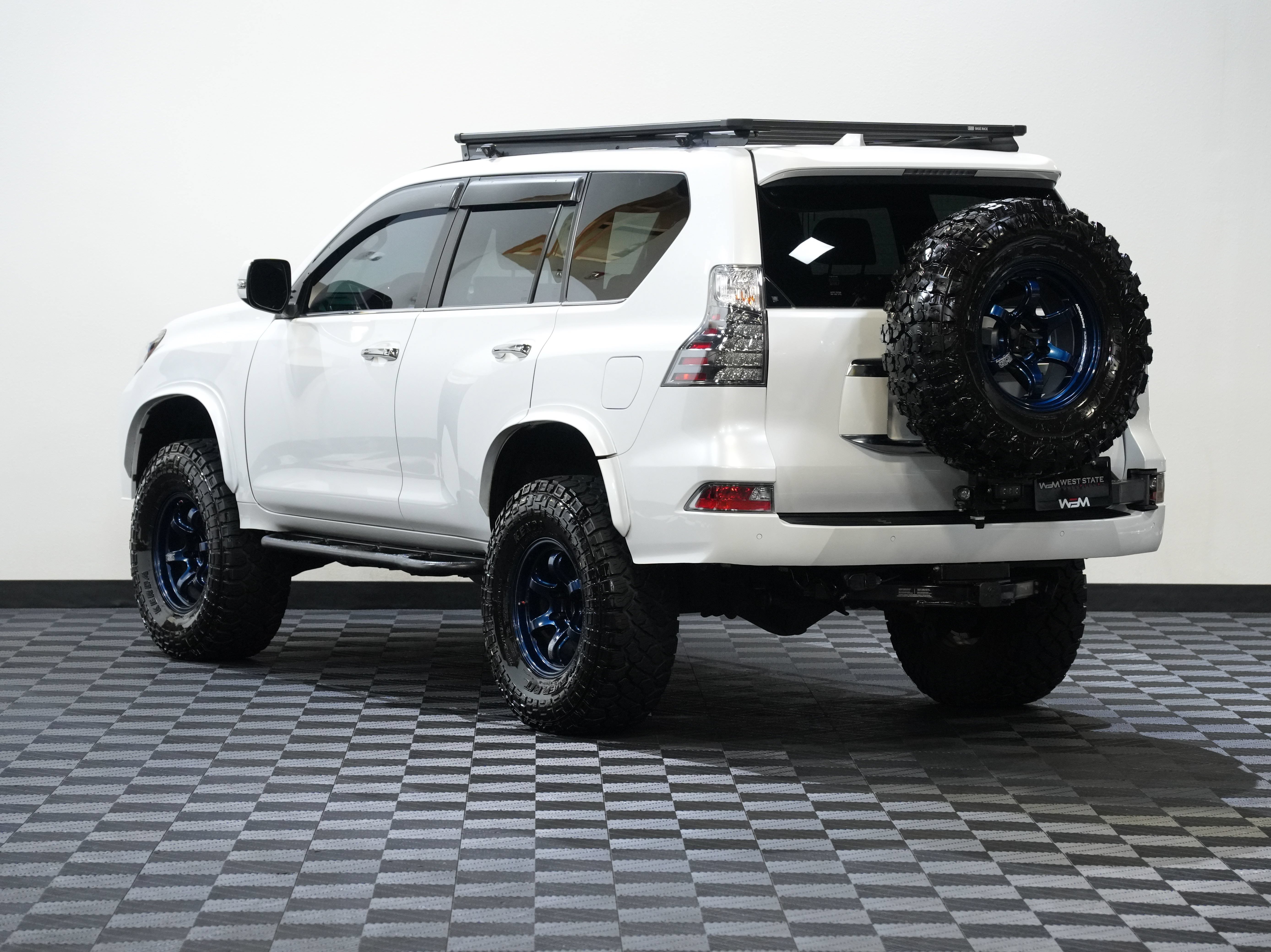 Used 2023 Lexus GX 460 Premium w/ Premium Package AWD/4WD image 8