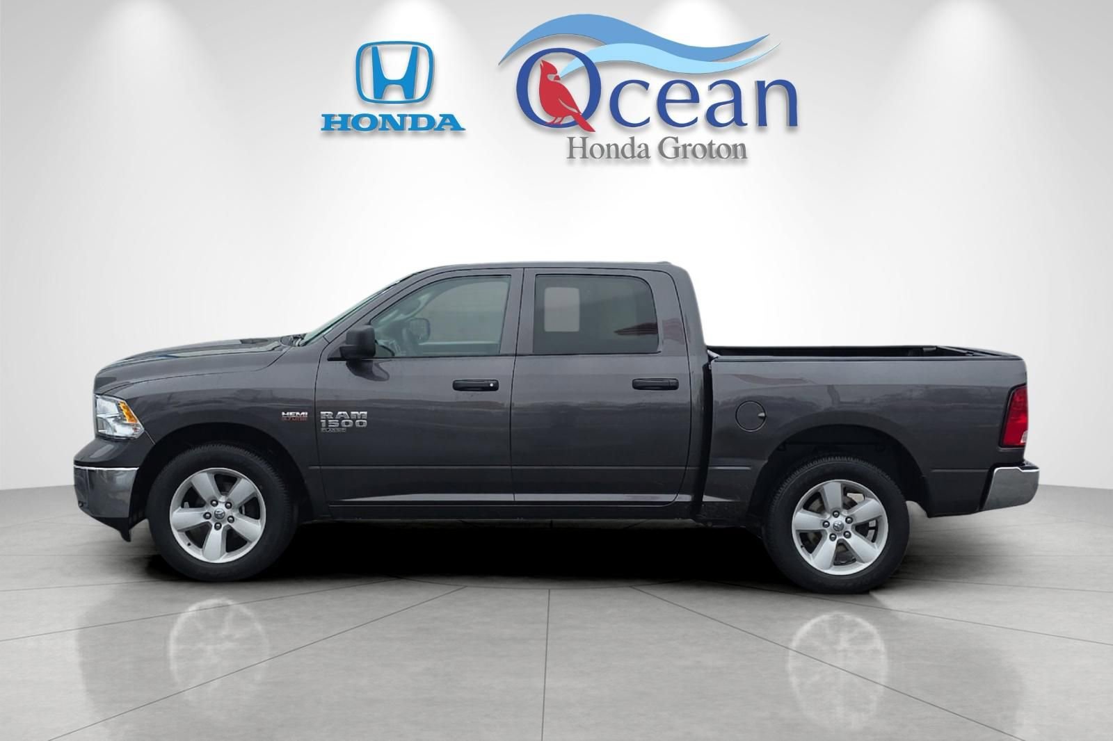 Used 2023 RAM 1500 Classic SLT image 6