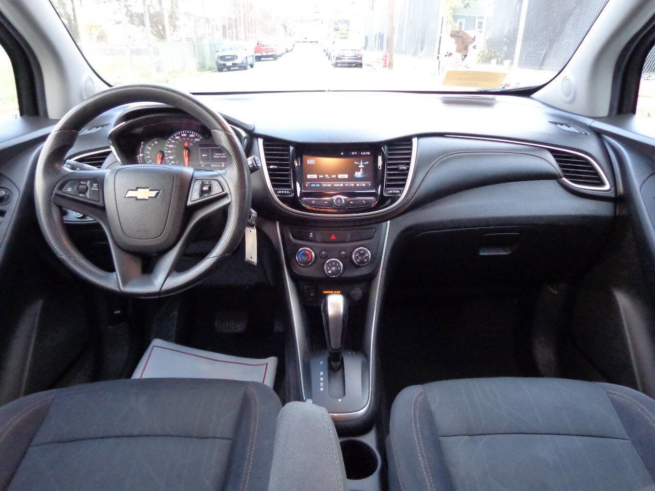 Used 2017 Chevrolet Trax LT image 17