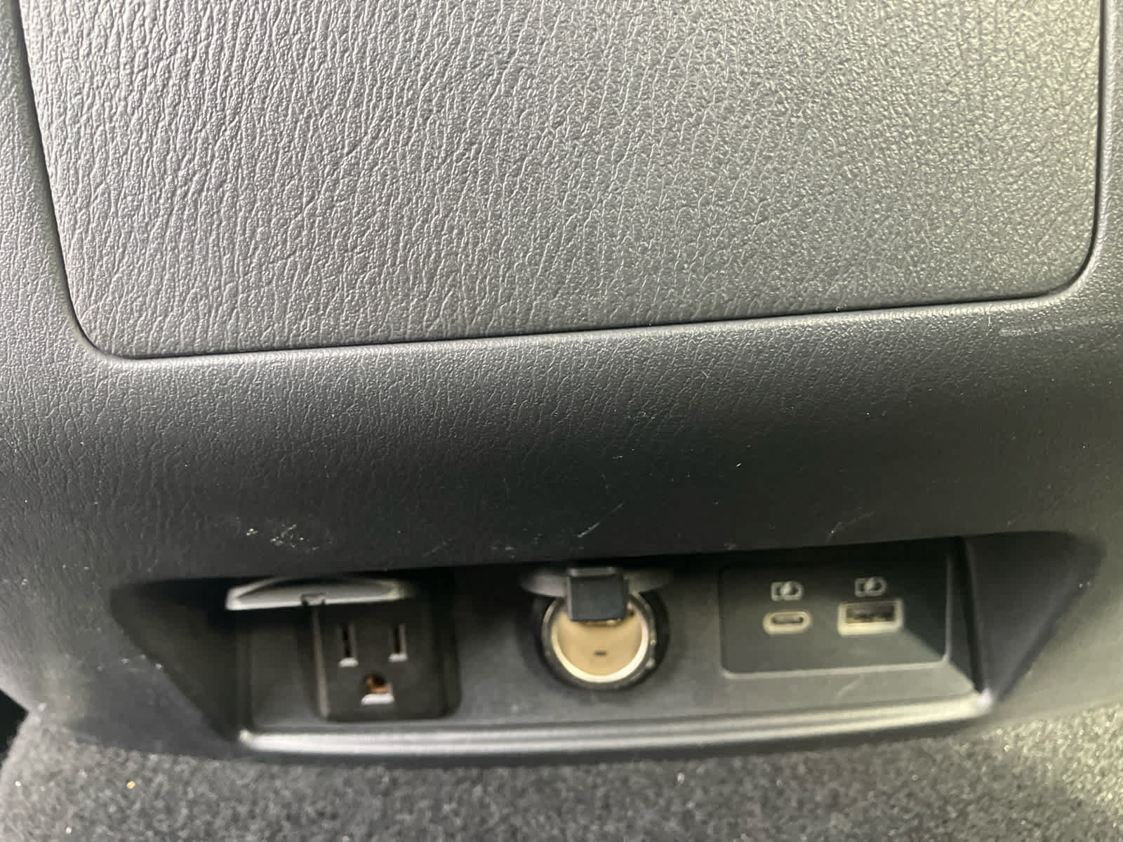 Used 2024 Nissan Armada Platinum w/ Captain's Chairs Package AWD/4WD image 37