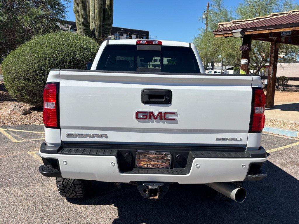 Used 2018 GMC Sierra 2500 Denali w/ Duramax Plus Package AWD/4WD image 8