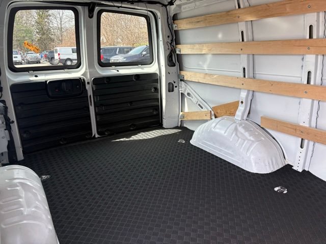 Used 2024 Chevrolet Express 2500 w/ Driver Convenience Package RWD image 15