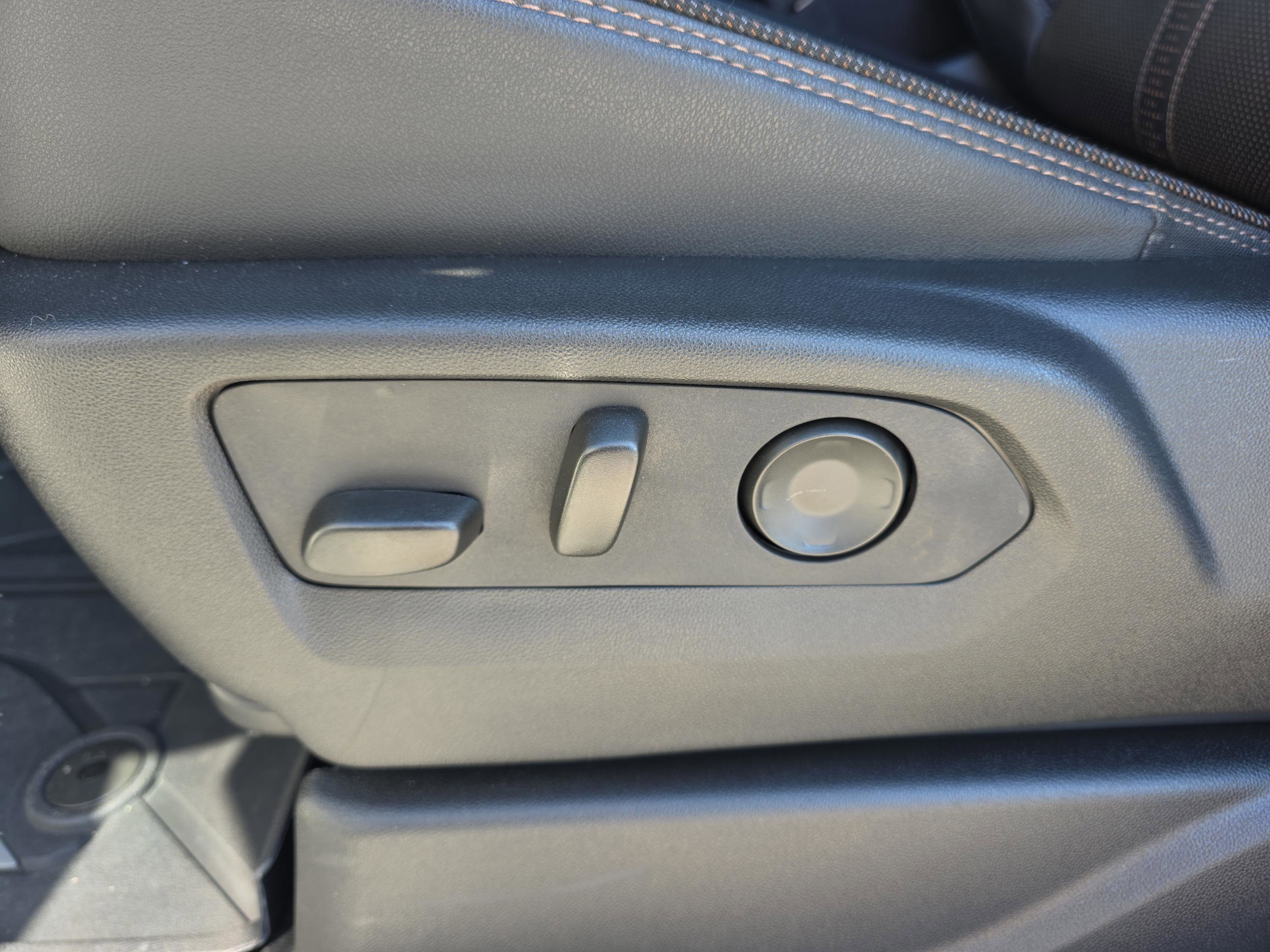 Used 2025 Chevrolet Suburban High Country image 20