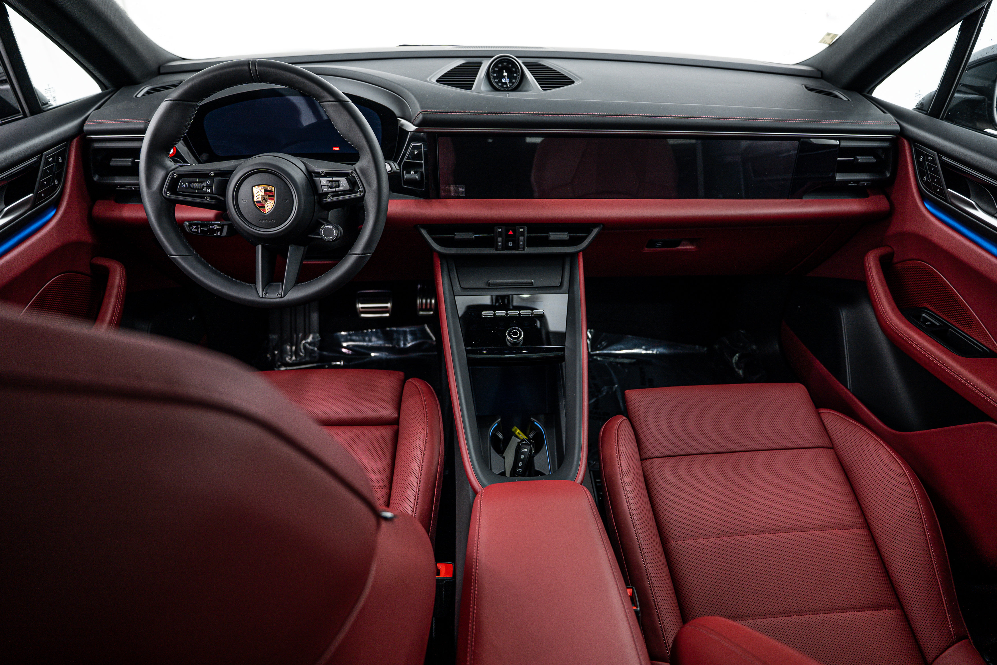 New 2025 Porsche Macan 4S Electric image 12