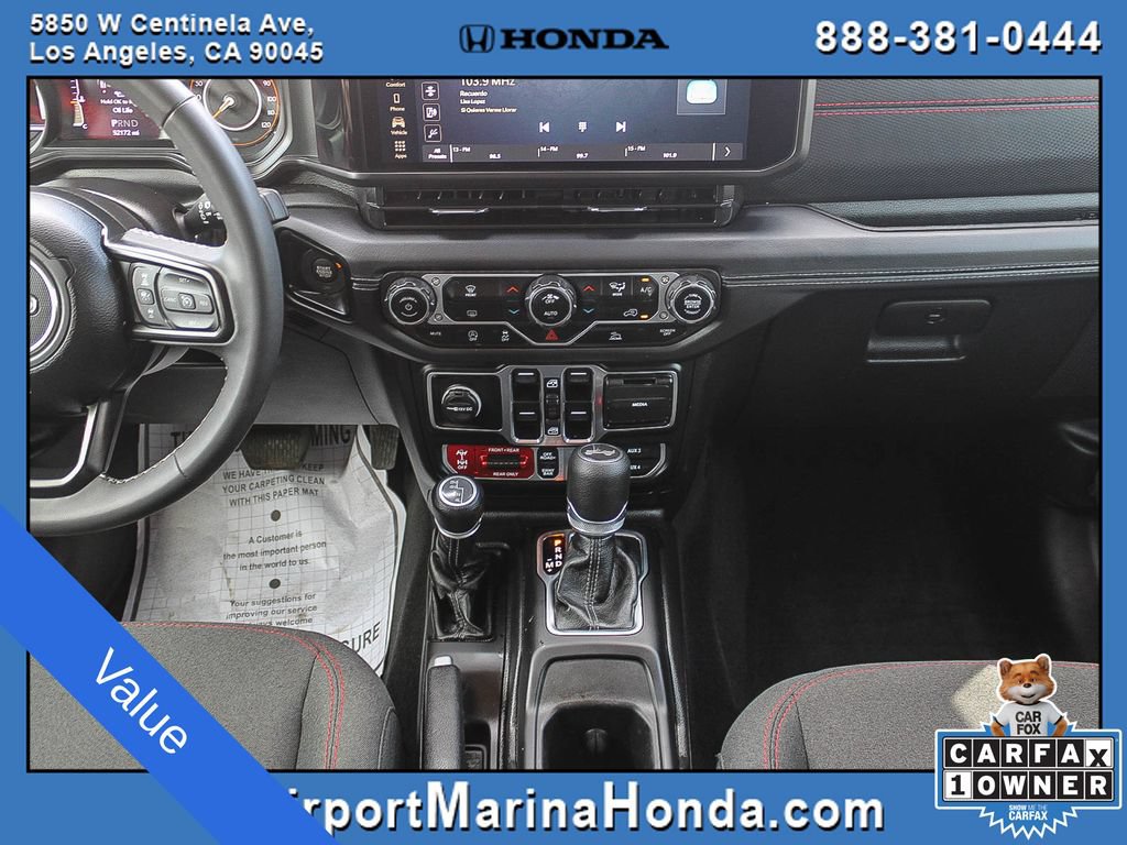 Used 2025 Jeep Wrangler Unlimited Rubicon AWD/4WD image 2