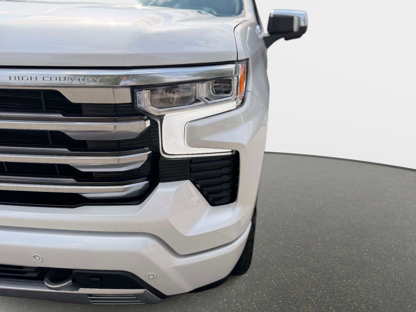 Used 2025 Chevrolet Silverado 1500 High Country w/ Technology Package AWD/4WD image 11