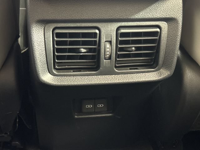 Certified 2024 Toyota Venza XLE AWD/4WD image 27