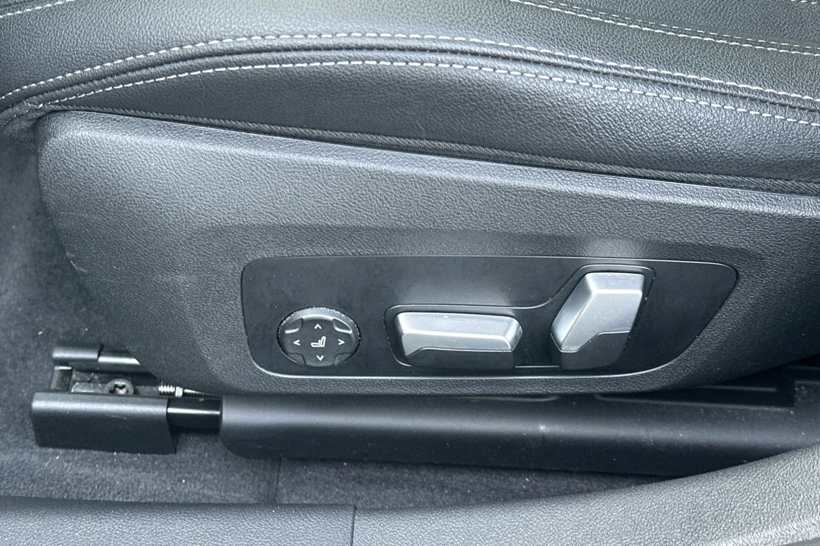 Certified 2023 BMW i4 eDrive35 w/ Premium Package image 14