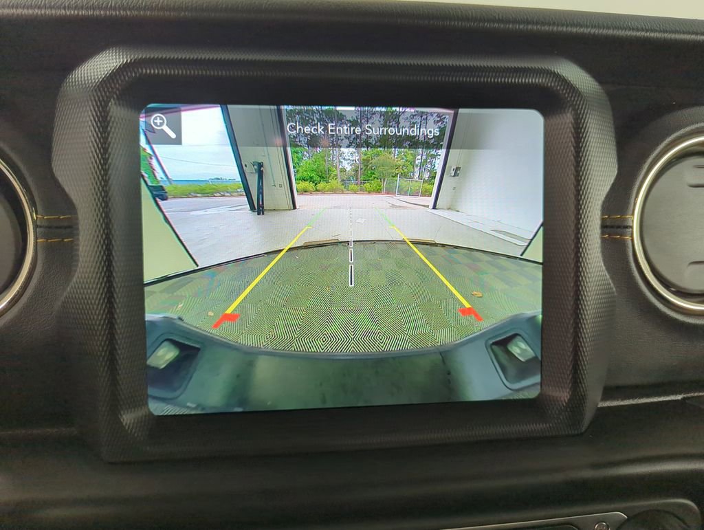 Used 2021 Jeep Gladiator Overland AWD/4WD image 25