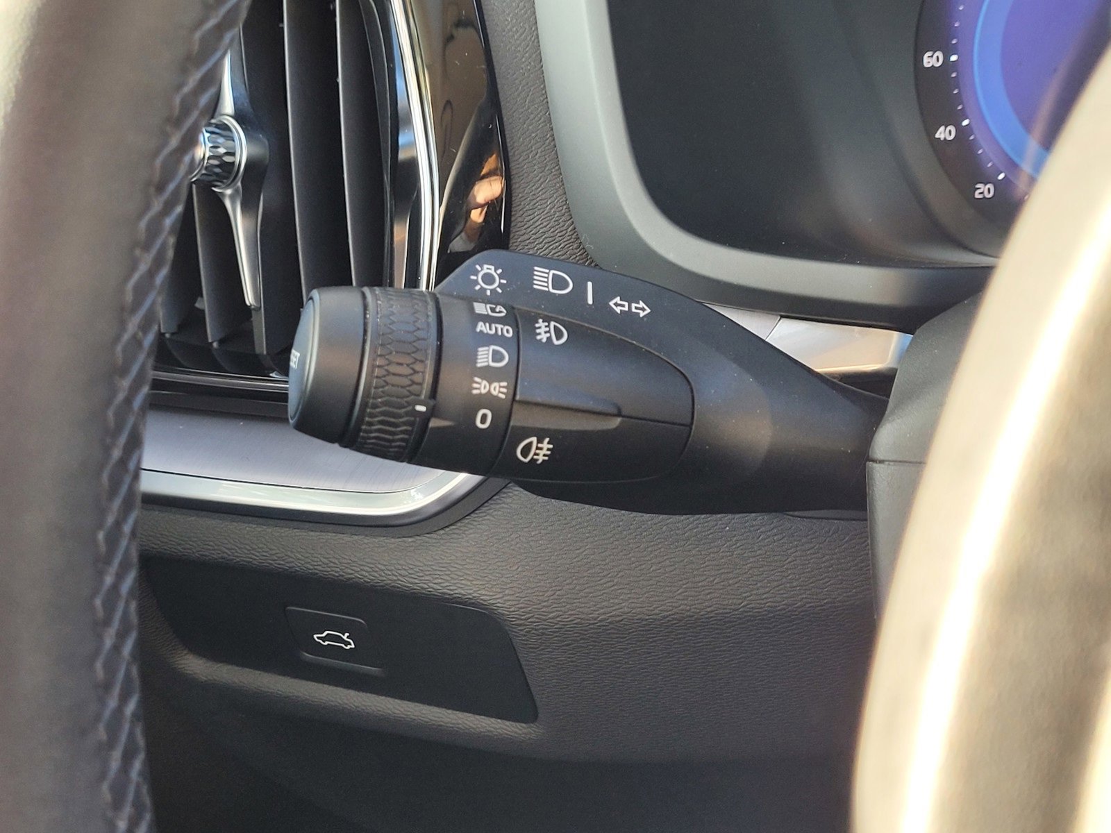 Used 2024 Volvo S60 B5 Core image 18