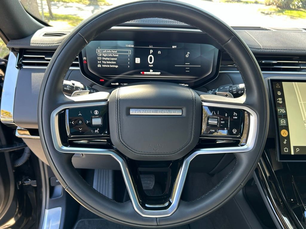 Used 2025 Land Rover Range Rover Sport SE image 18