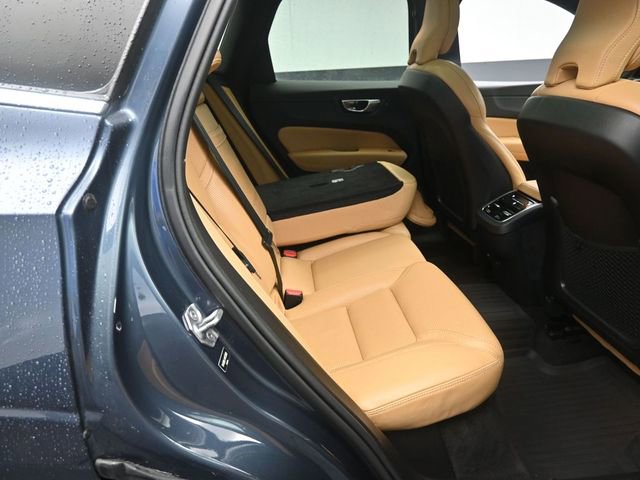 Used 2021 Volvo XC60 T5 Inscription w/ Climate Package AWD/4WD image 27