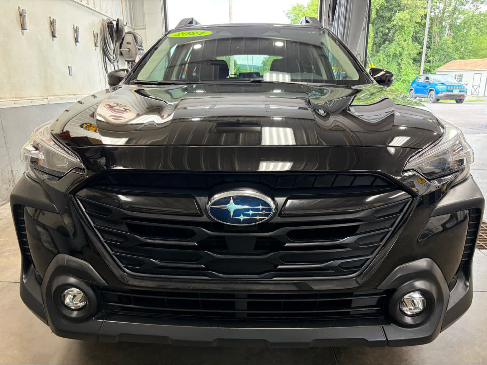 Used 2024 Subaru Outback Onyx Edition AWD/4WD image 2