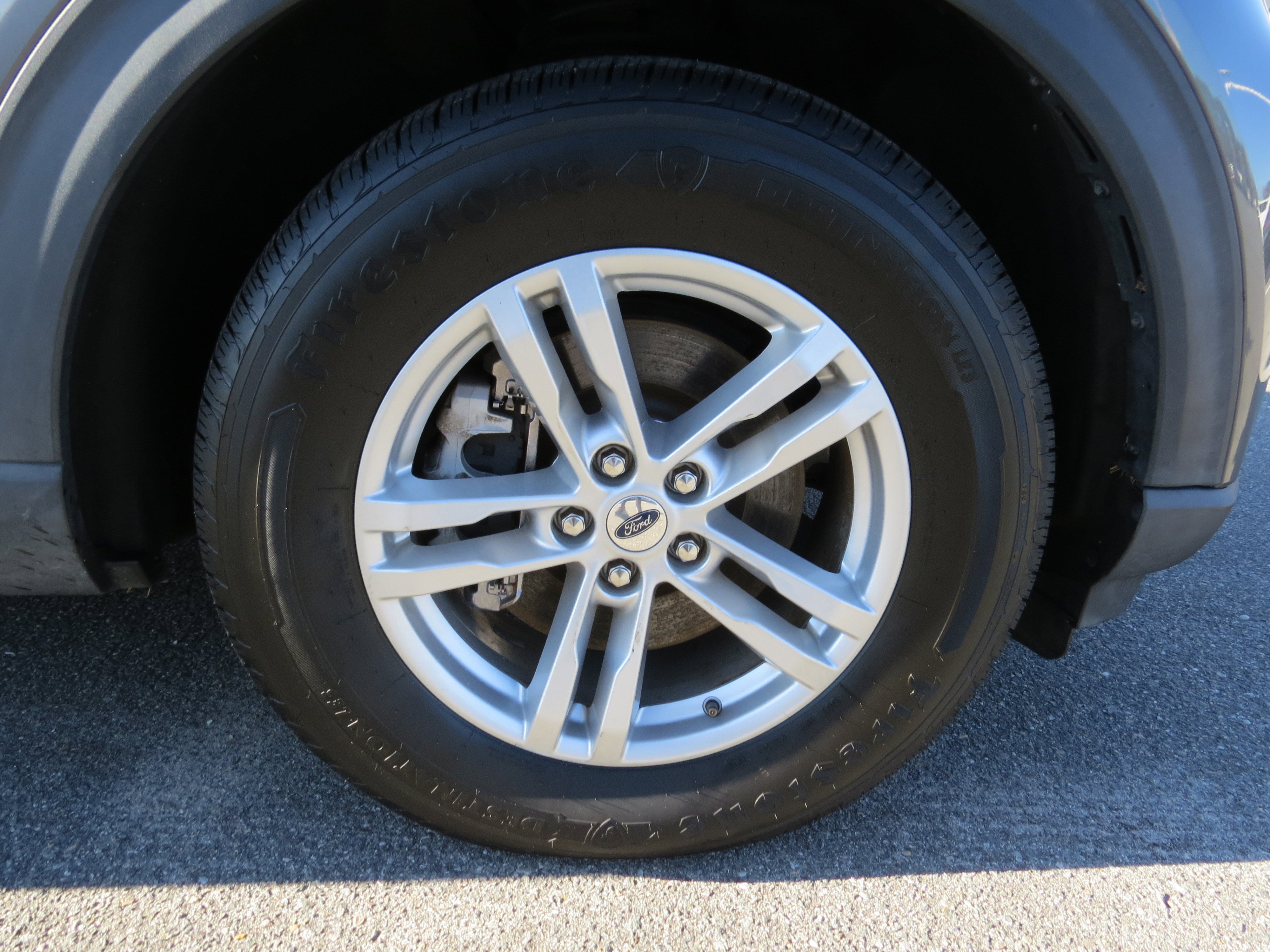 Used 2022 Ford Explorer XLT w/ Equipment Group 202A image 9