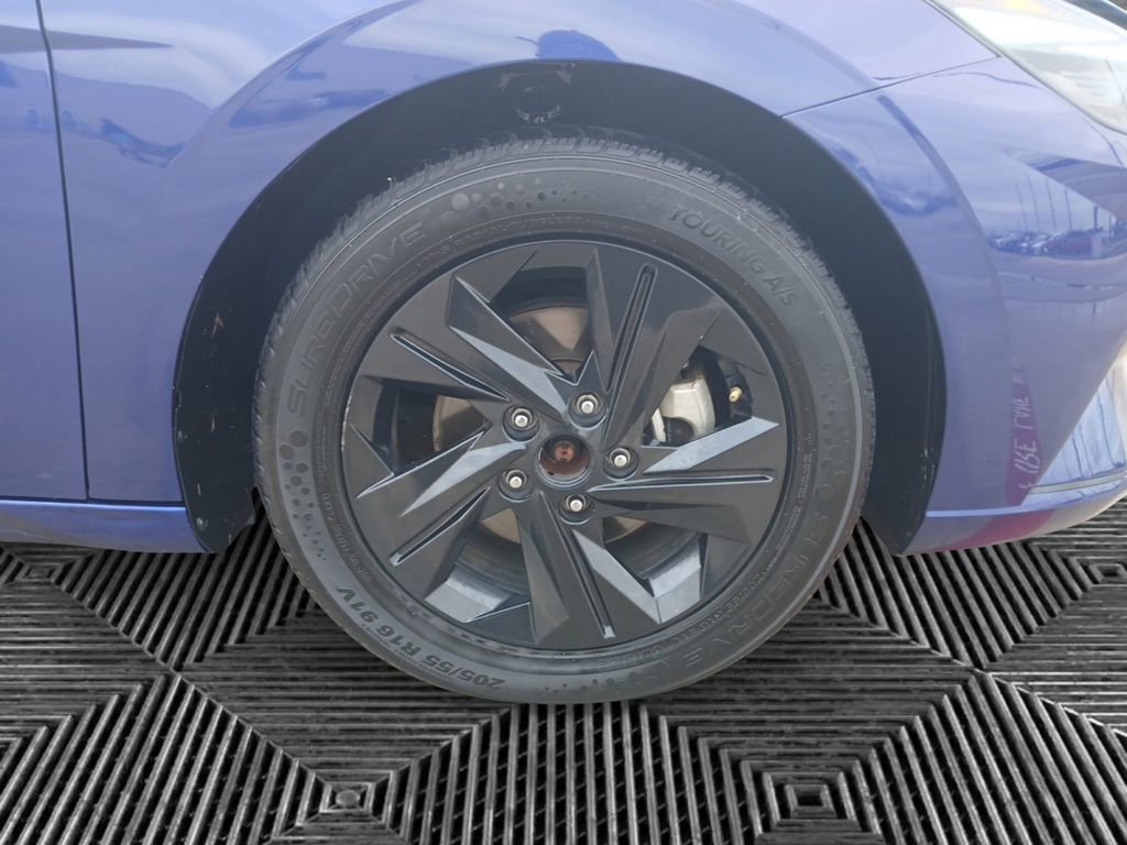 Used 2022 Hyundai Elantra Blue w/ Cargo Package image 9
