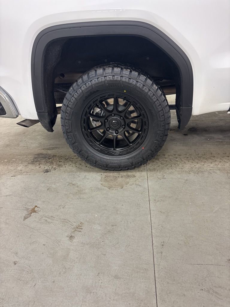 Used 2025 GMC Sierra 1500 SLT image 35