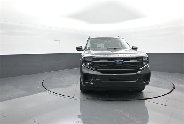 New 2026 Ford Expedition Active image 2