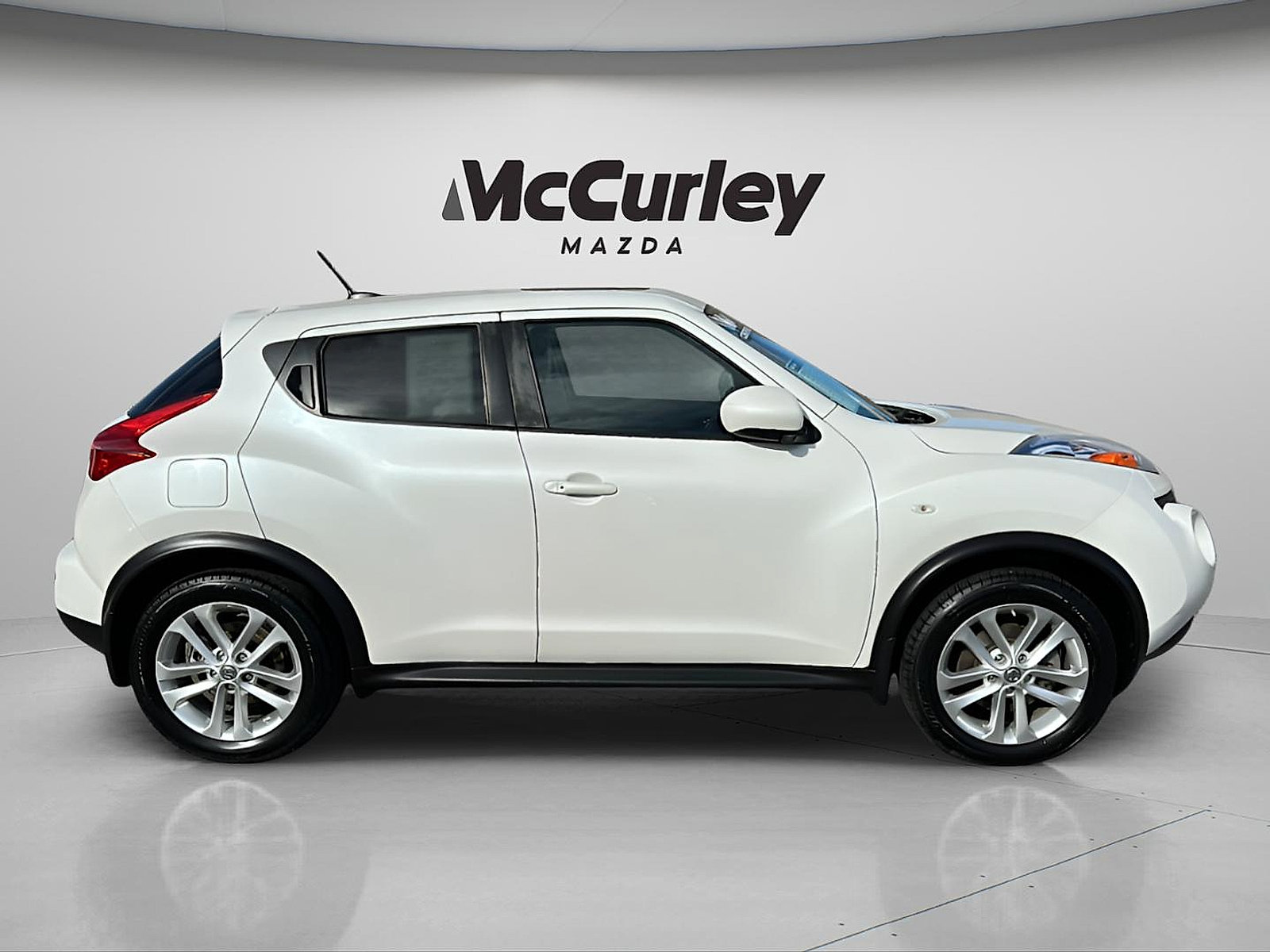 Used 2014 Nissan Juke SL AWD/4WD image 8