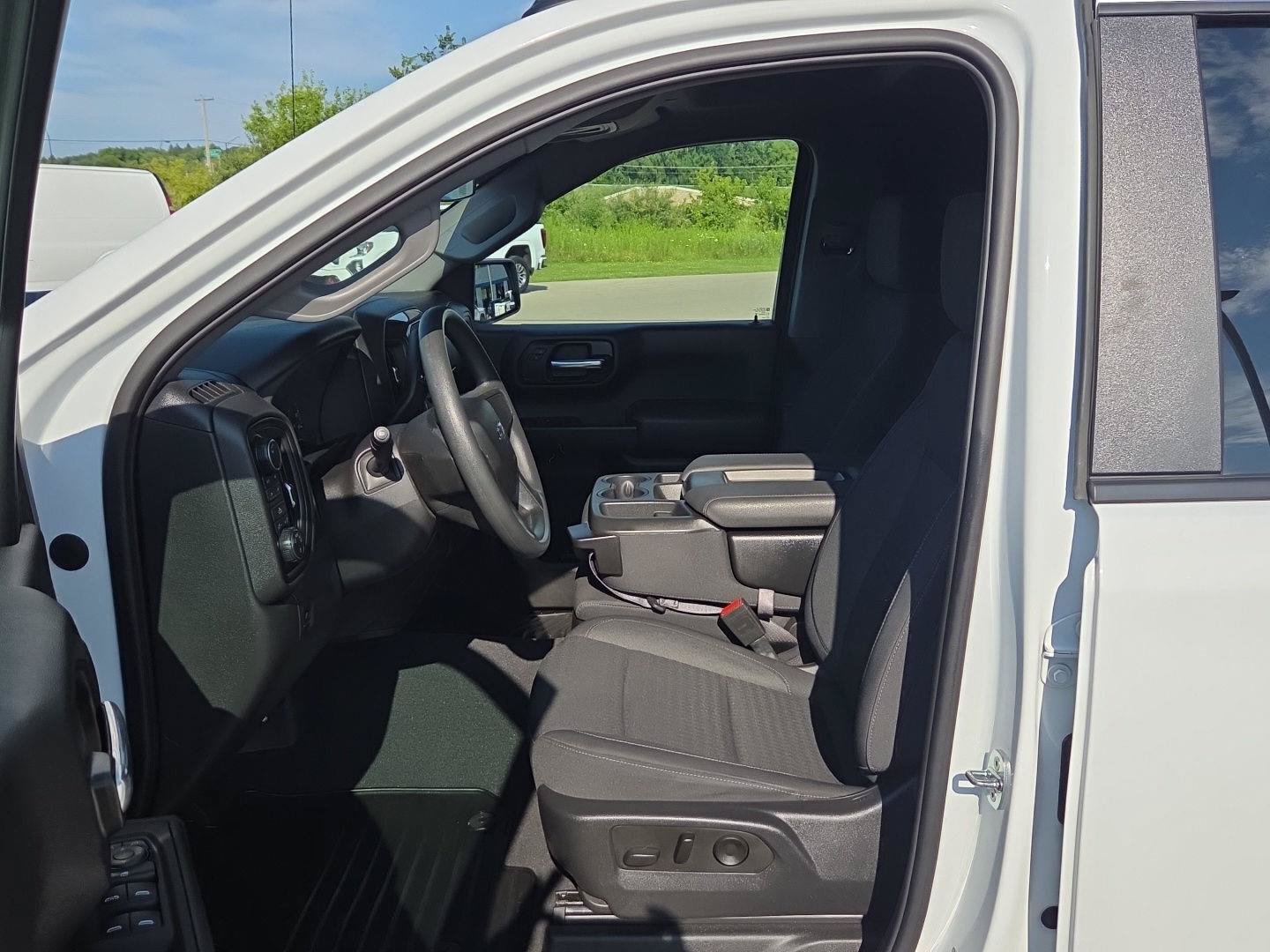 Used 2023 Chevrolet Silverado 1500 Custom Trail Boss AWD/4WD image 19