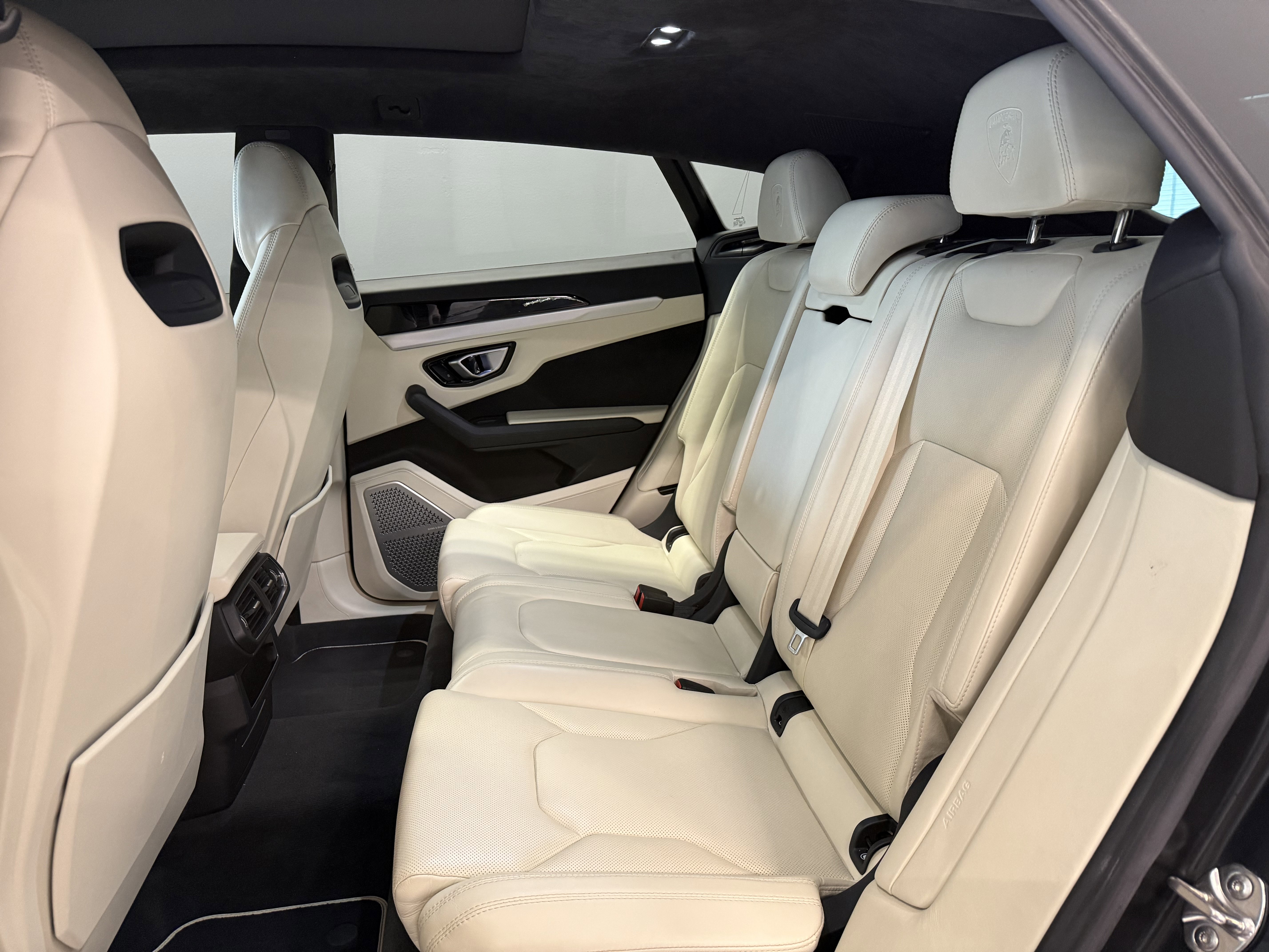 Used 2020 Lamborghini Urus image 15