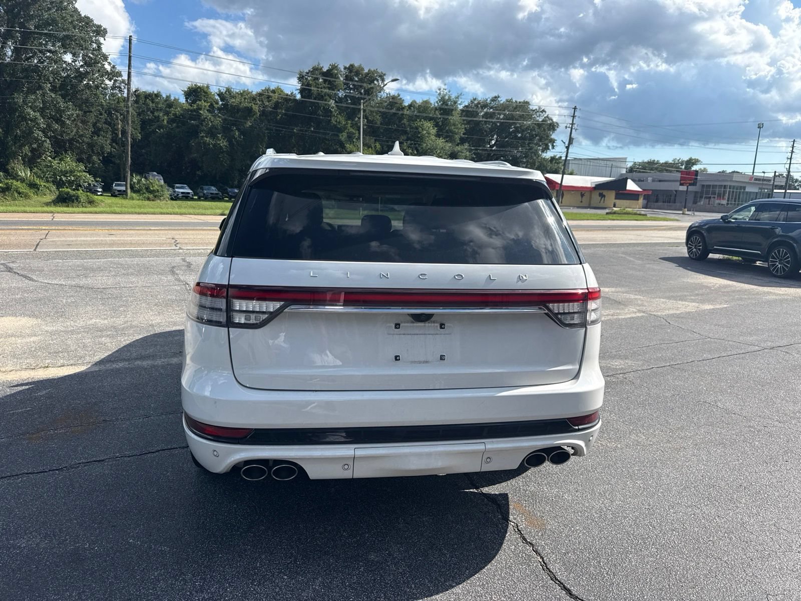 Used 2023 Lincoln Aviator Grand Touring w/ Equipment Group 301A AWD/4WD image 4