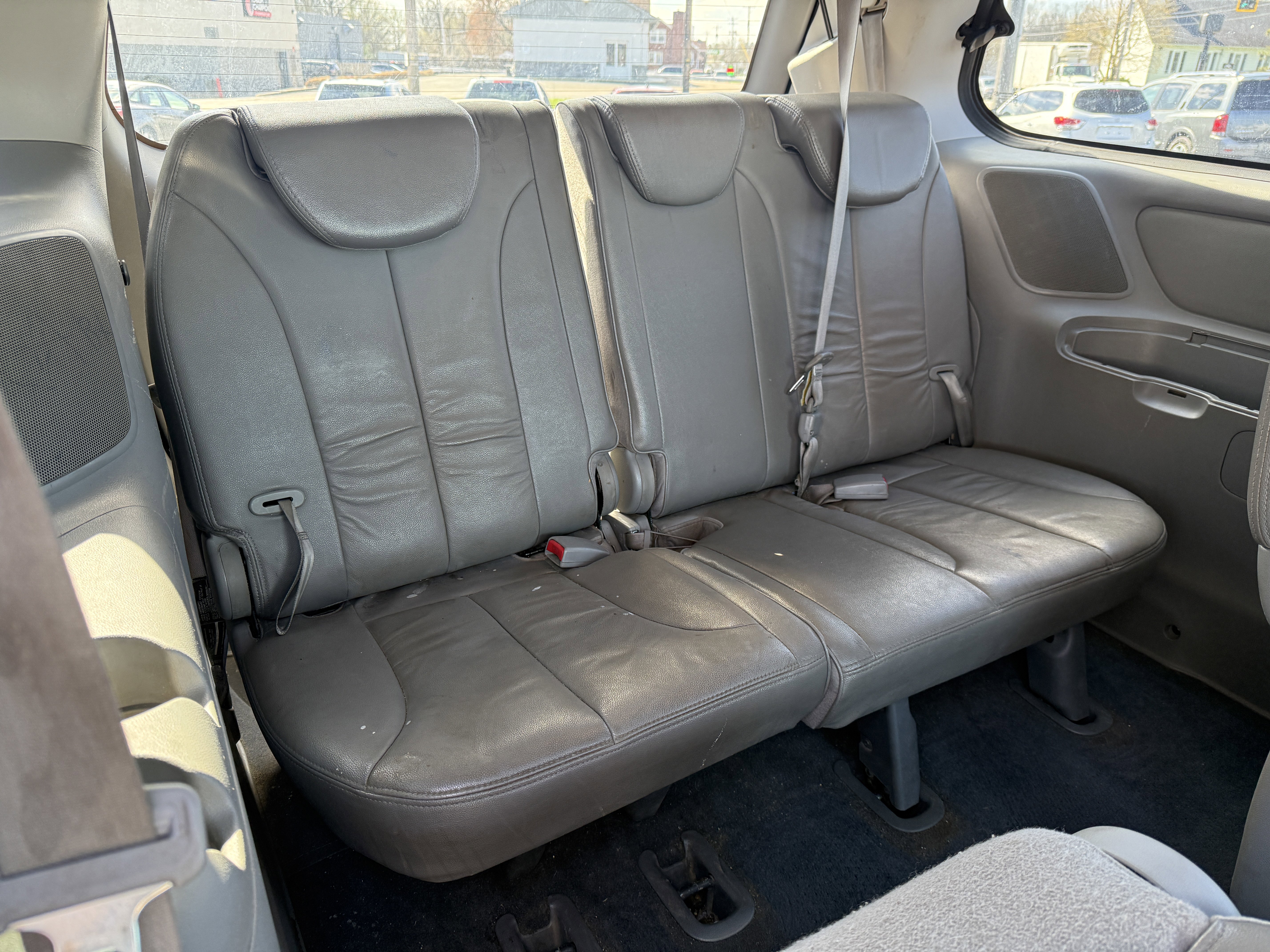 Used 2014 Kia Sedona EX w/ Luxury Package FWD image 18