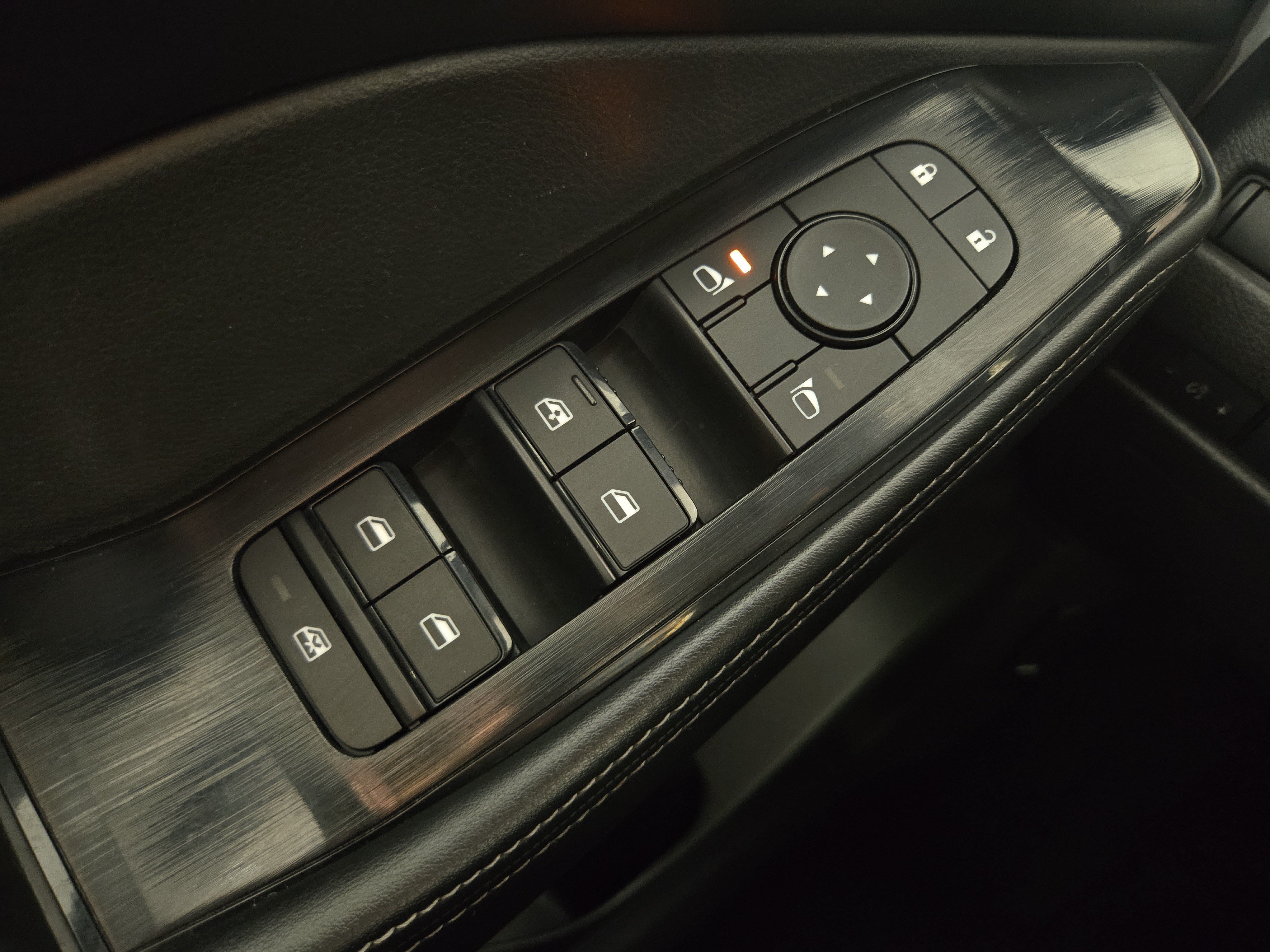 Used 2024 Nissan Rogue SV AWD/4WD image 25