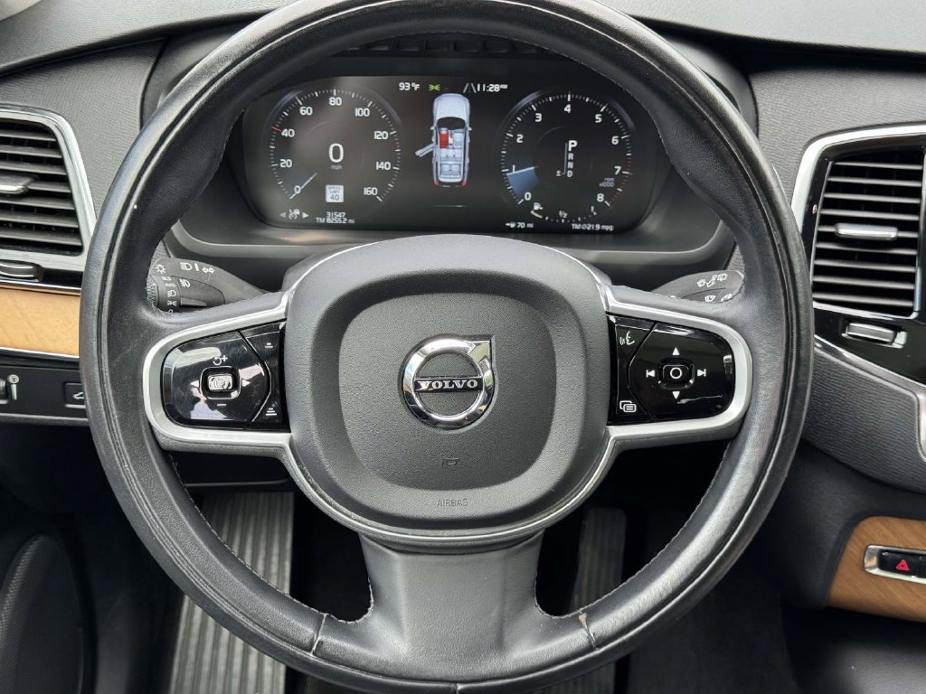 Used 2022 Volvo XC90 T6 Momentum w/ Advanced Package AWD/4WD image 11