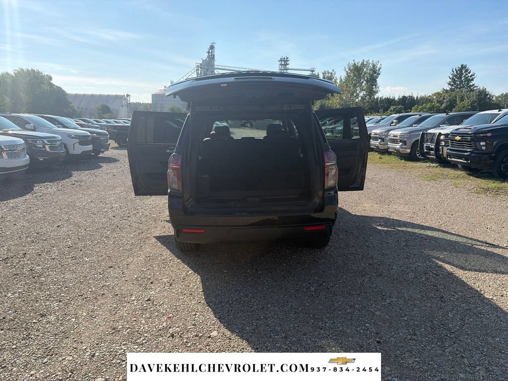 Used 2024 Chevrolet Suburban Z71 w/ Luxury Package AWD/4WD image 32