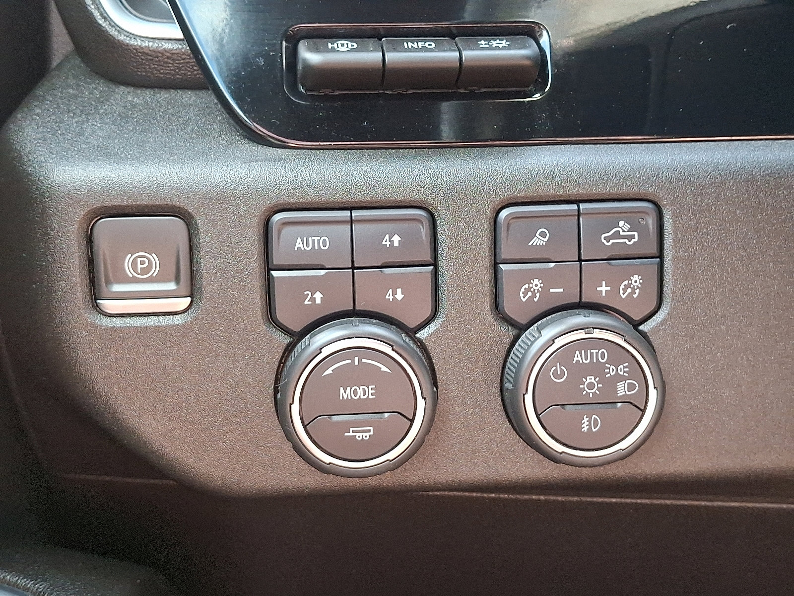 Used 2024 Chevrolet Silverado 2500 High Country image 24