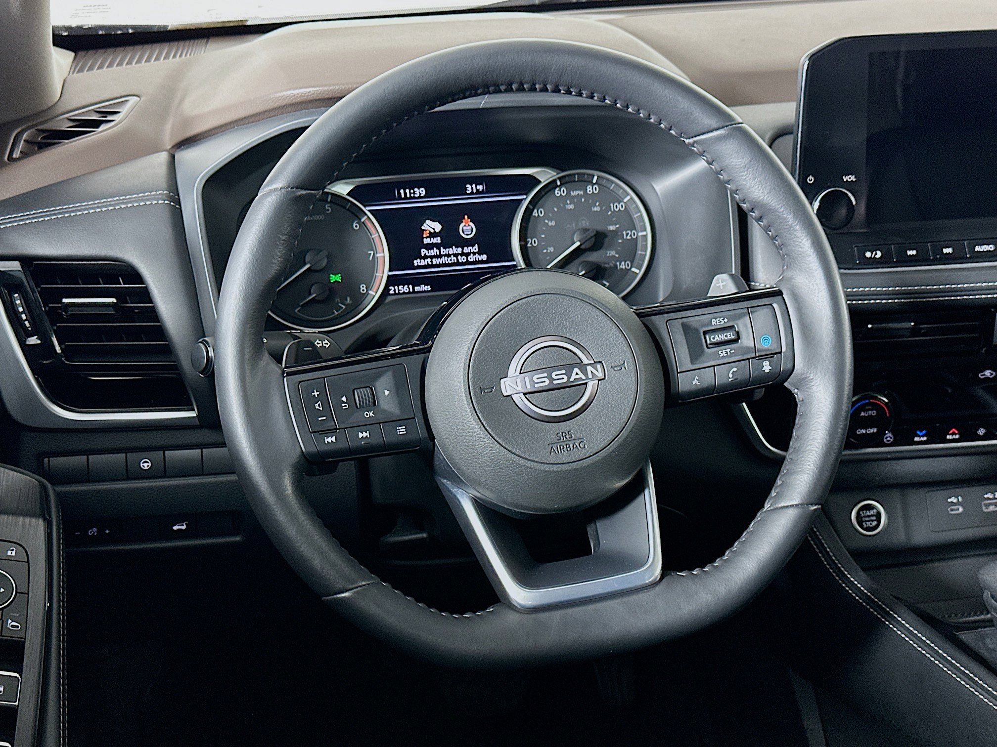 Used 2023 Nissan Rogue SL w/ SL Premium Package image 18