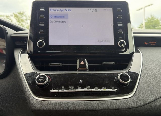 Used 2020 Toyota Corolla LE FWD image 18