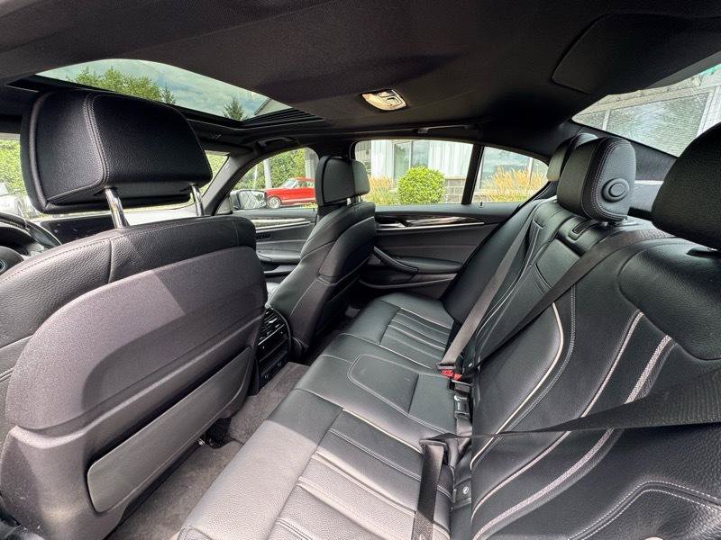 Used 2018 BMW M550i xDrive AWD/4WD image 27