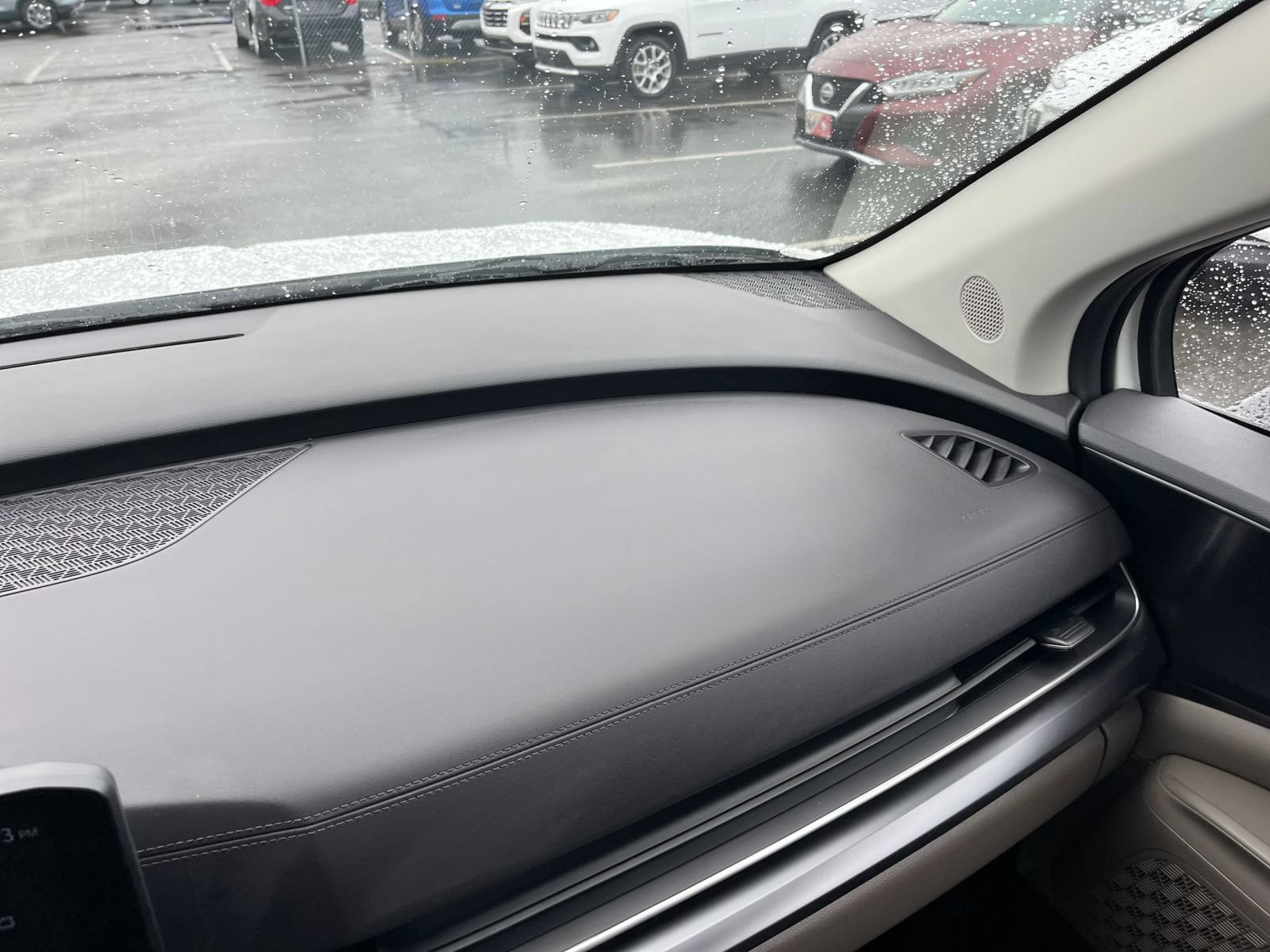Used 2026 Kia Carnival FWD image 37