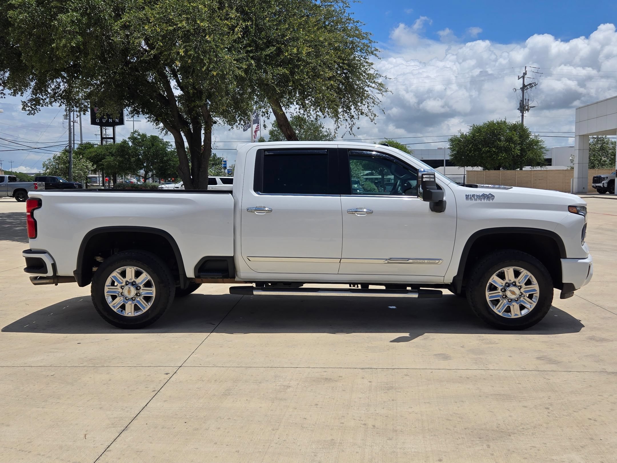 Certified 2025 Chevrolet Silverado 3500 High Country w/ High Country Premium Package AWD/4WD image 8
