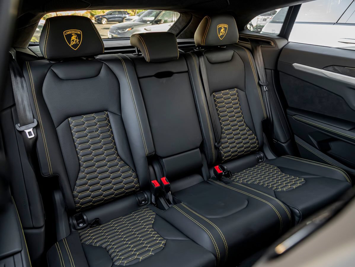 Used 2021 Lamborghini Urus AWD/4WD image 27