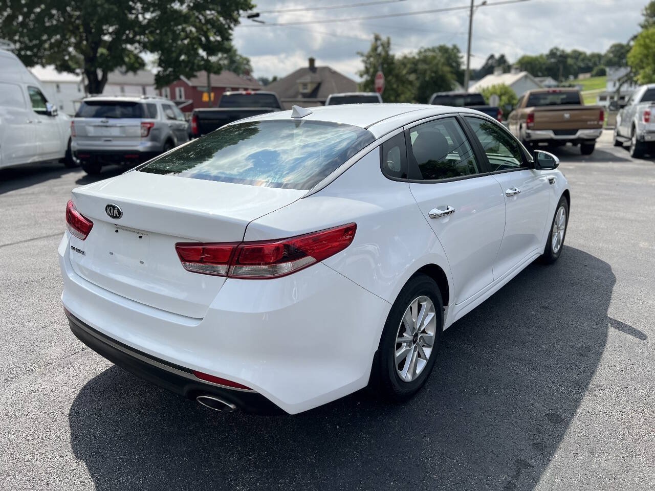 Used 2017 Kia Optima LX FWD image 5