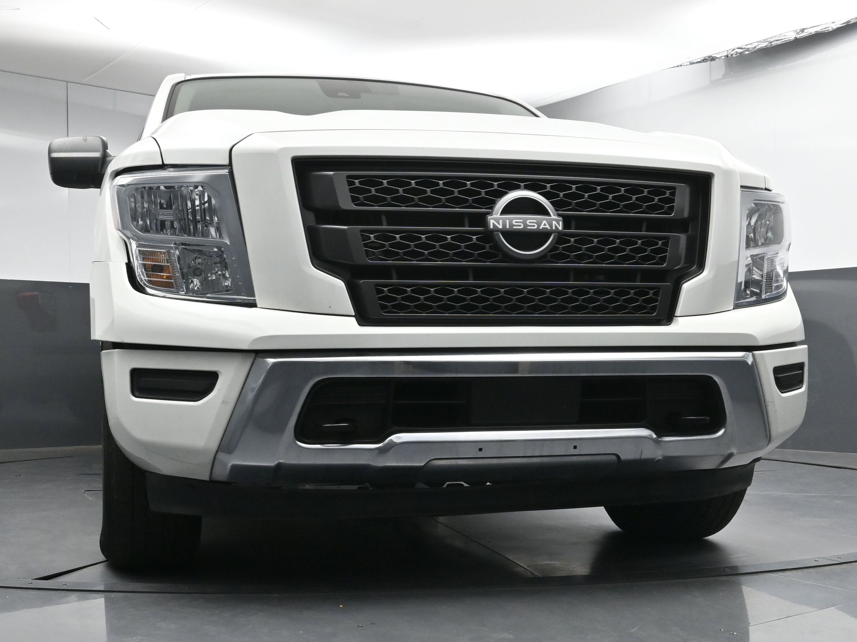 Used 2024 Nissan Titan SV w/ Accessory Utility Package image 23