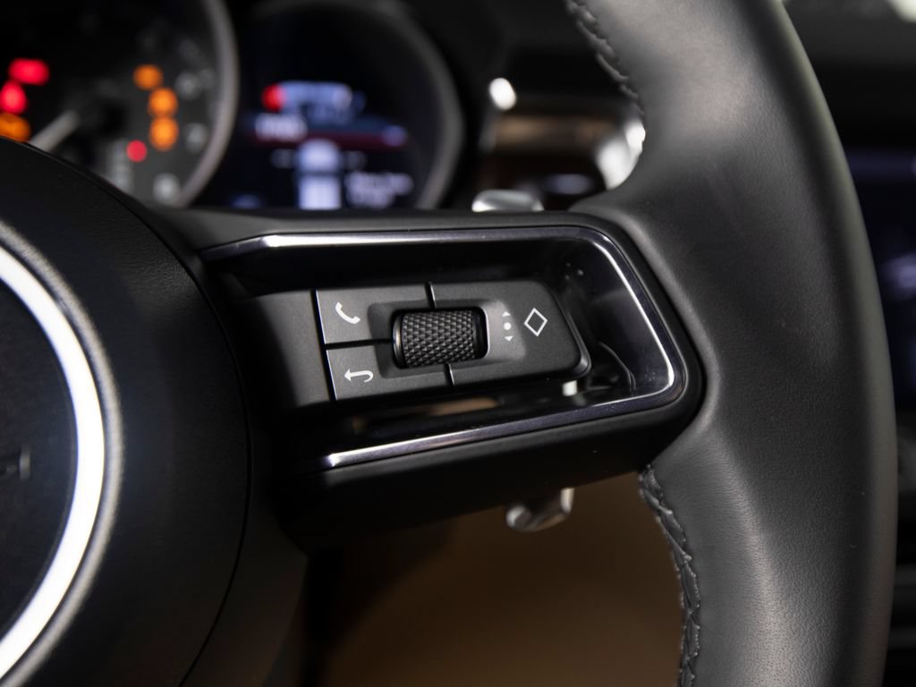 Certified 2026 Porsche Macan AWD/4WD image 29