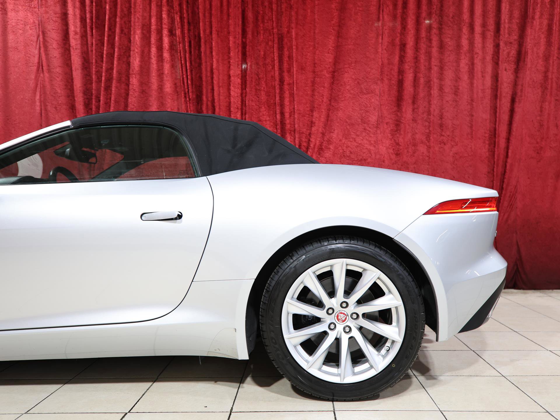 Used 2017 Jaguar F-TYPE Convertible RWD image 7