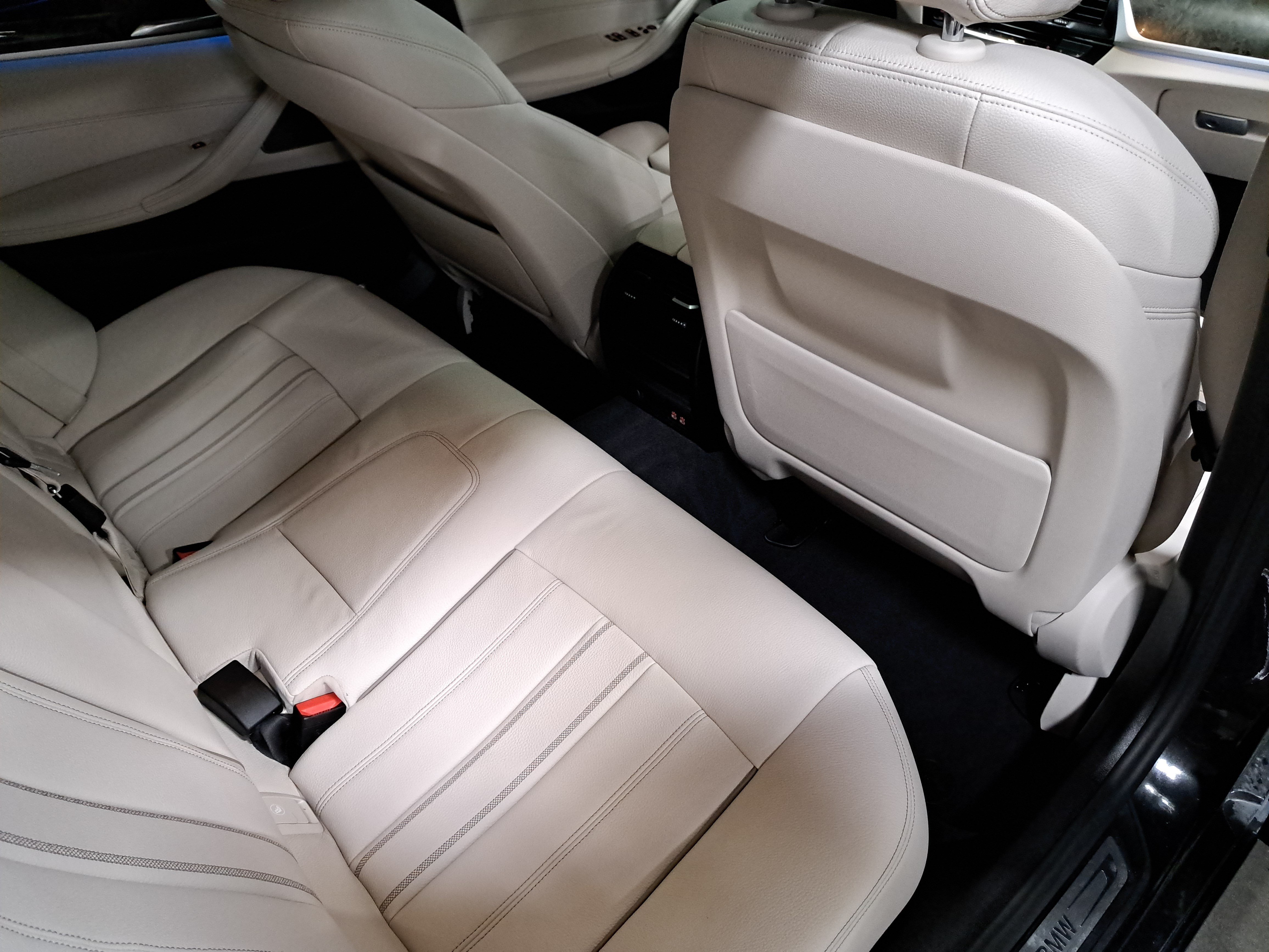 Used 2023 BMW 530e xDrive w/ Premium Package AWD/4WD image 11