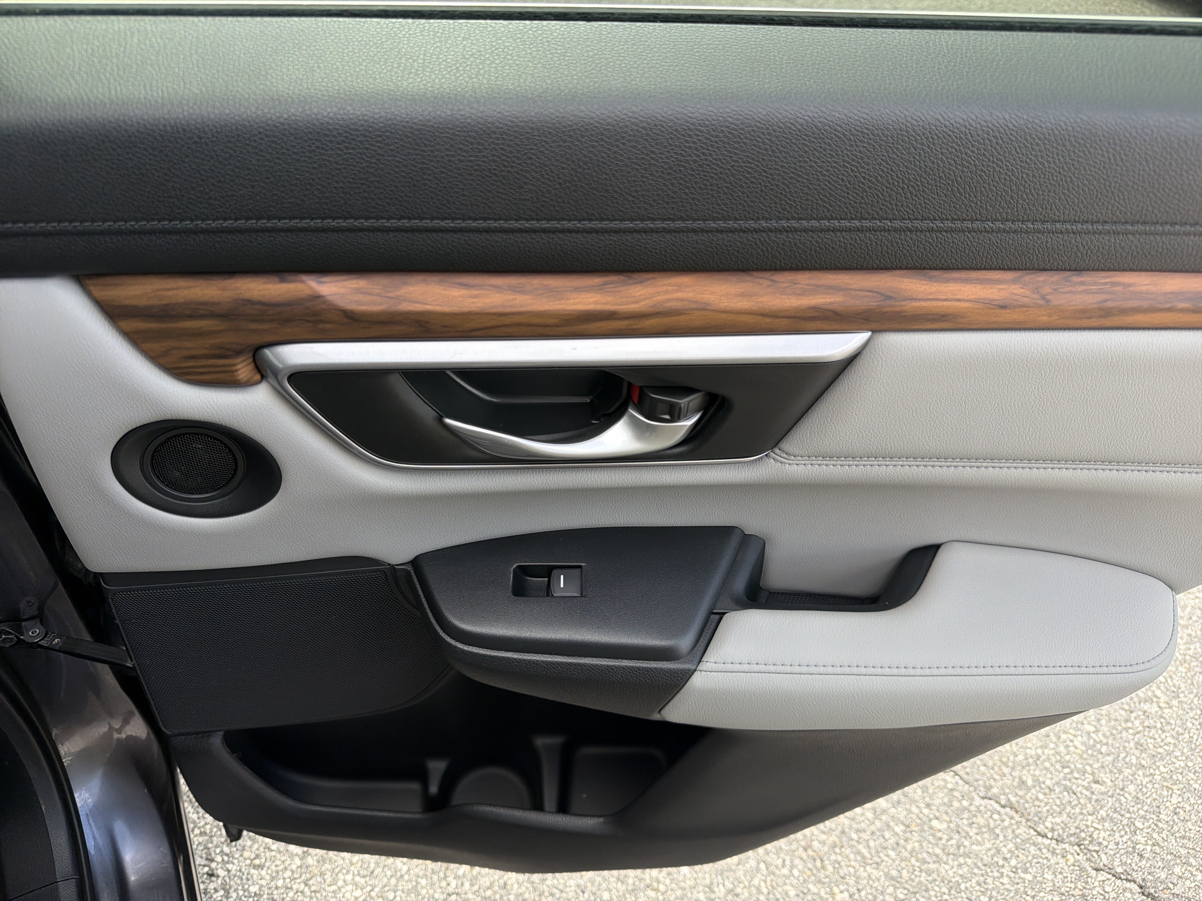 Used 2017 Honda CR-V EX-L image 25